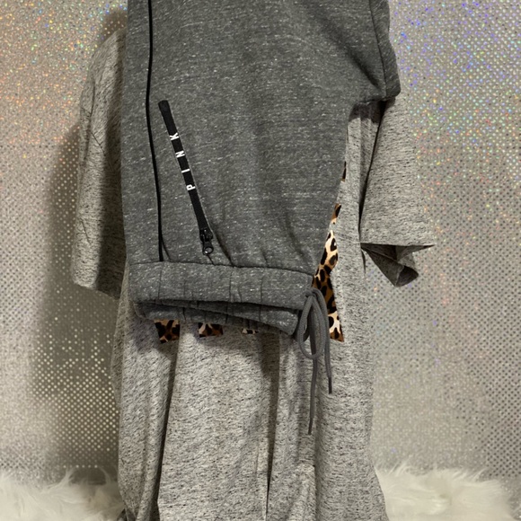 🔥New Victoria Secret Tee & Boy Friend Pant Set (Rare Limited Edition)🔥 - Picture 7 of 8